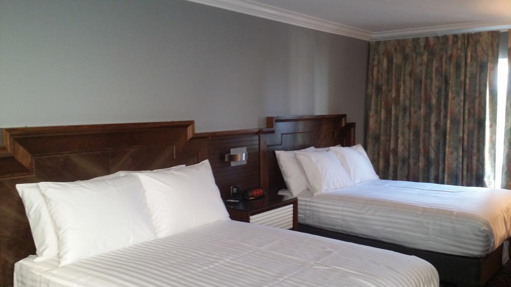 The Deluxe Hotel 溫哥華 外观 照片
